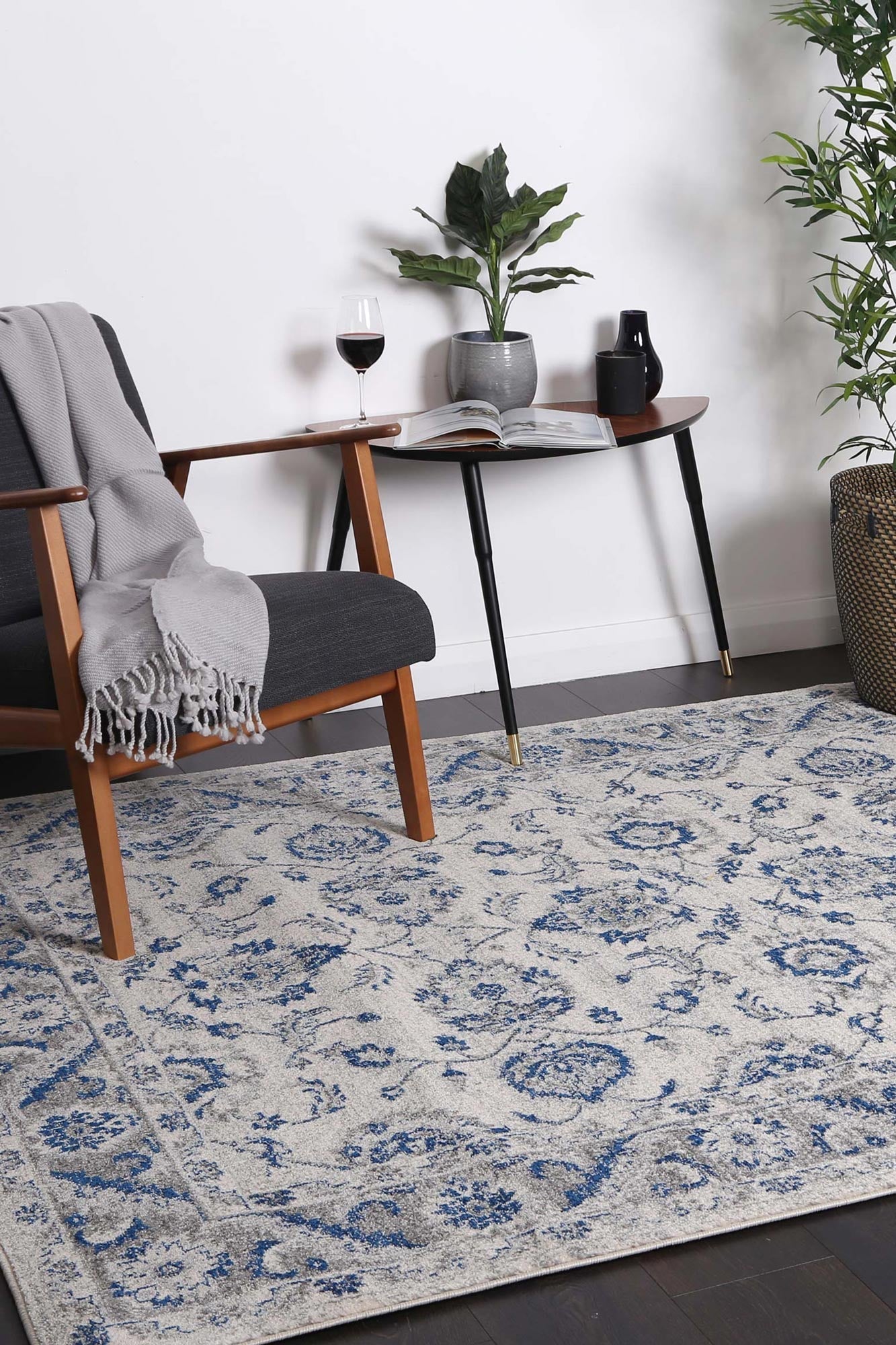 delicate-cassandra-blue-ivory-rug 160x230