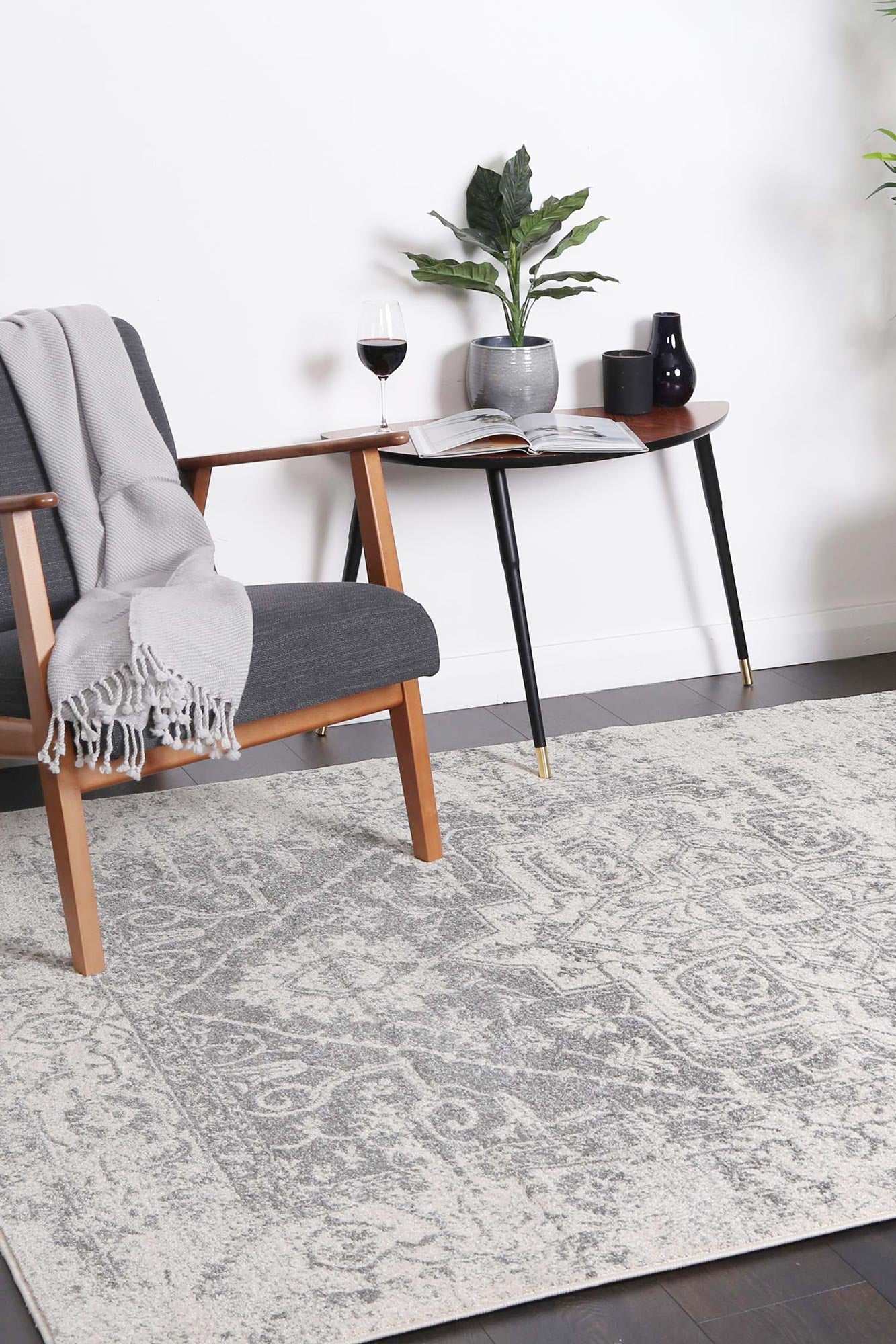 delicate-audrey-ivory-grey-rug 200x290