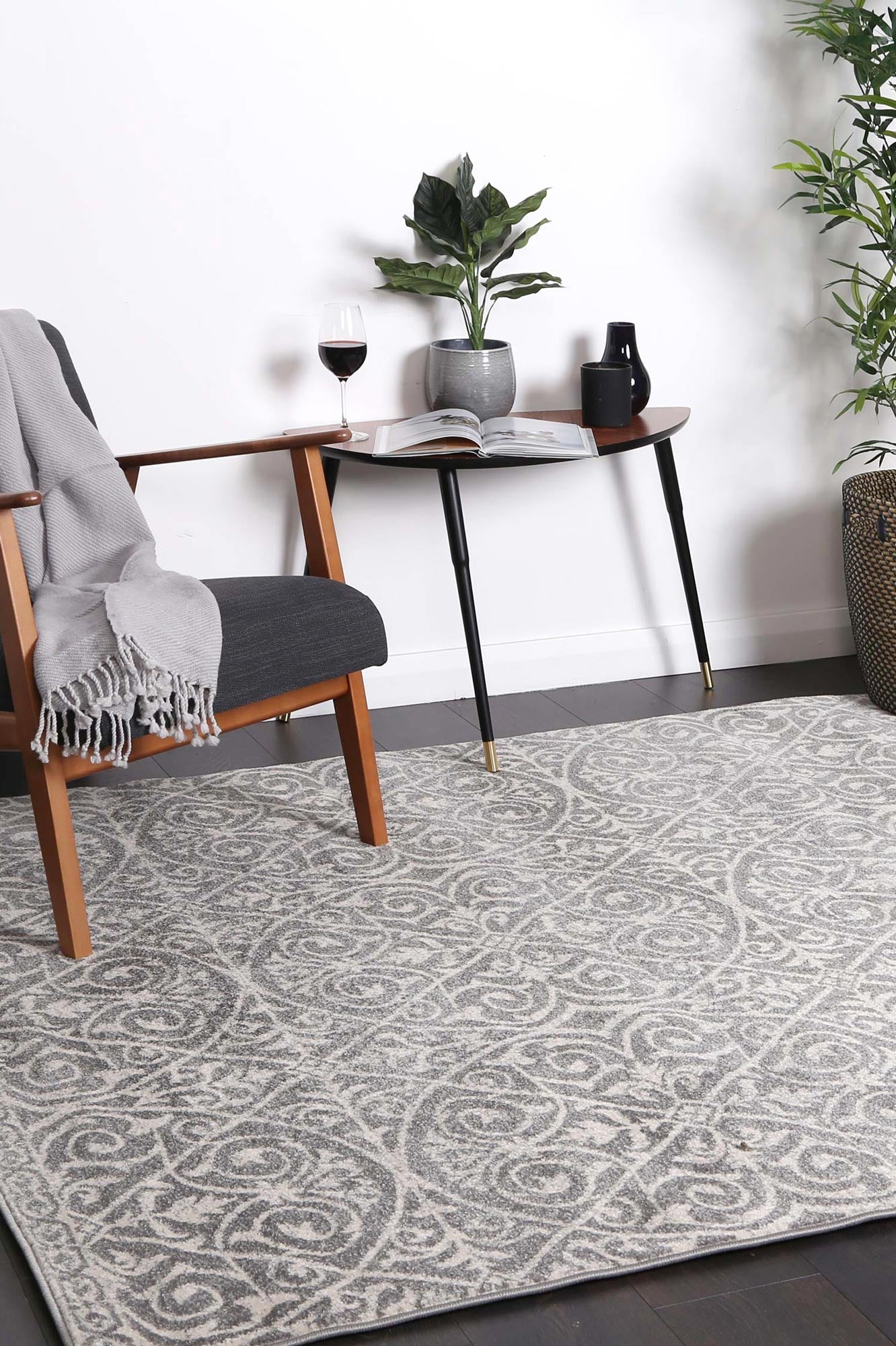 delicate-katherine-grey-ivory-rug 200x290