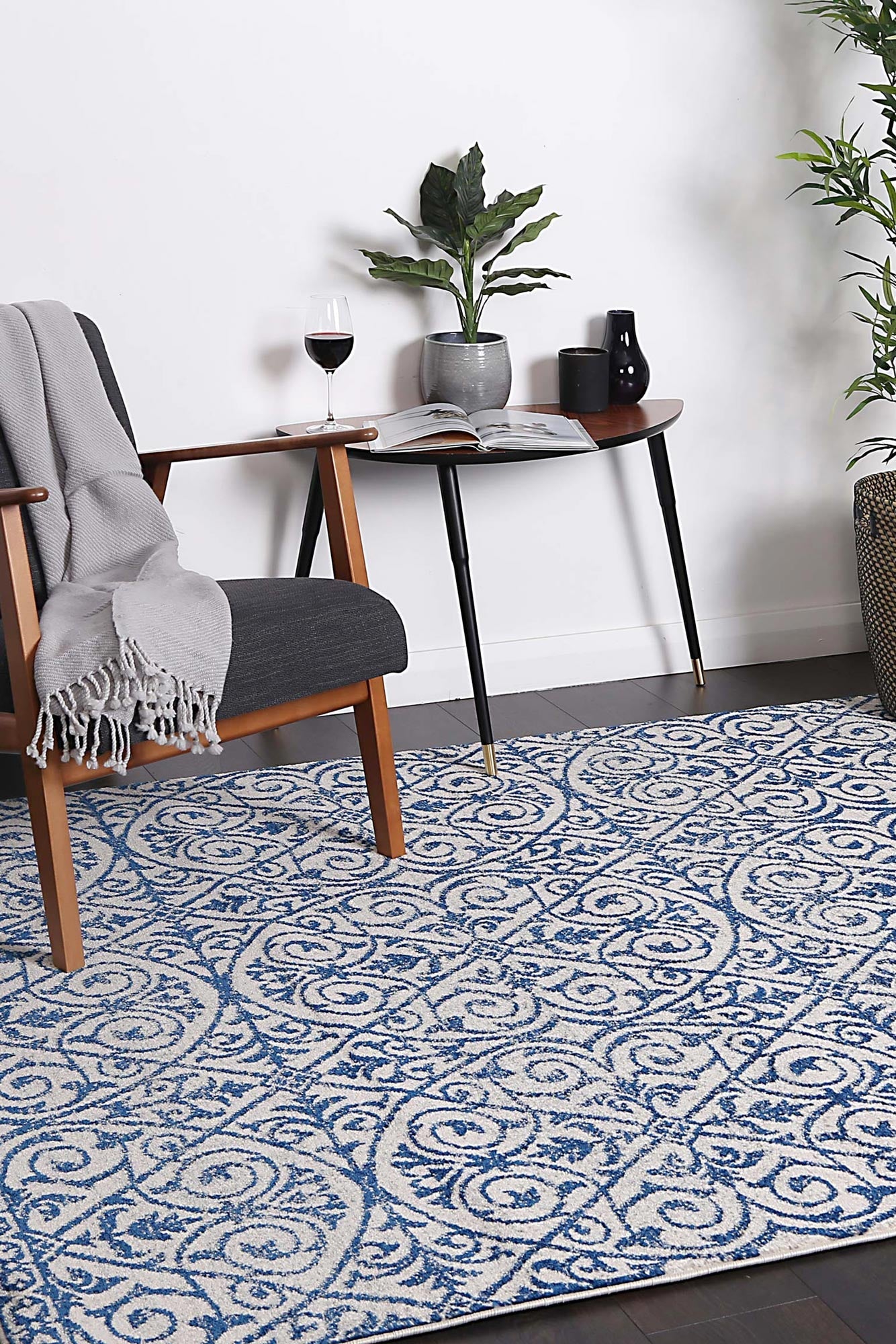 delicate-katherine-blue-ivory-rug 240x330